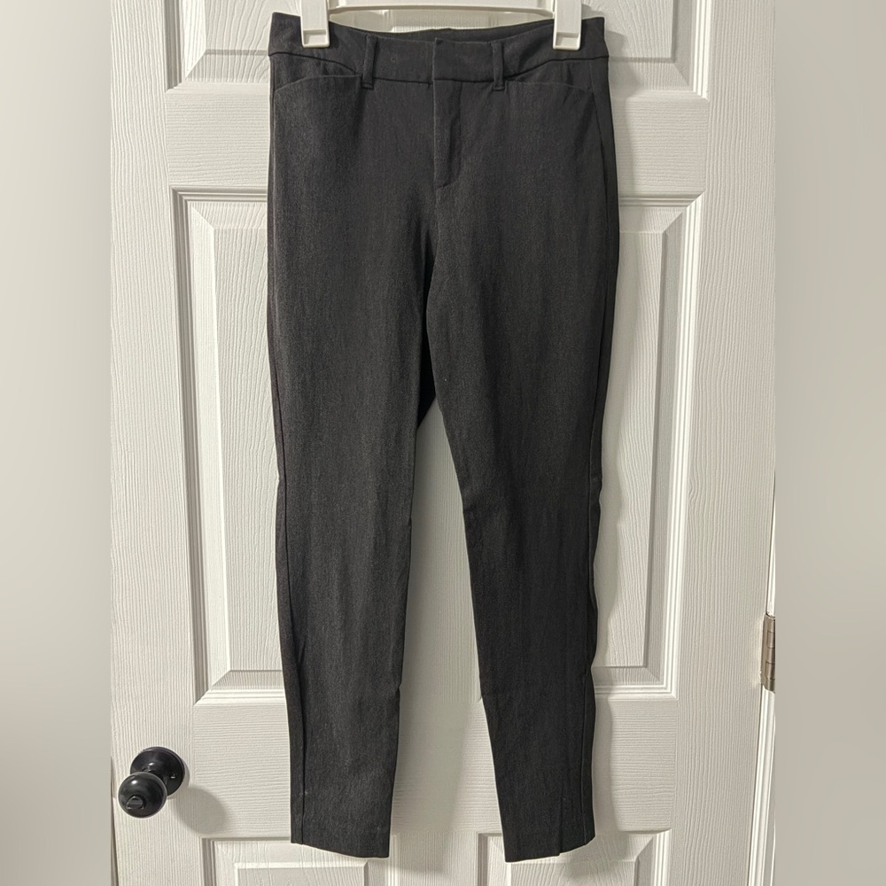 Old Navy Dark Heather Gray High-Waisted Pixie Full-Length Pants (Size 4)